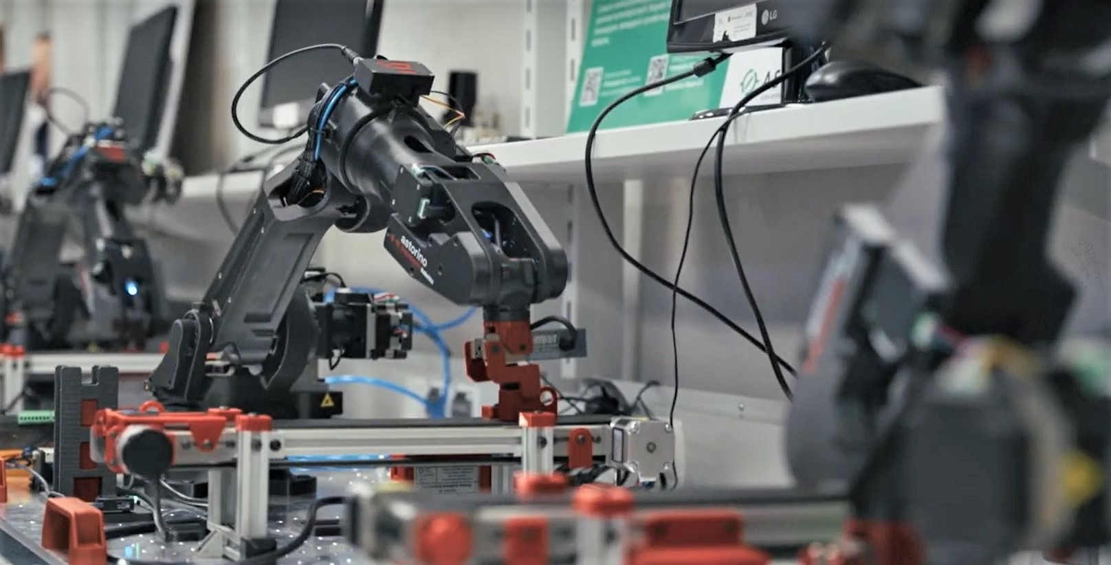 robot w pracowni