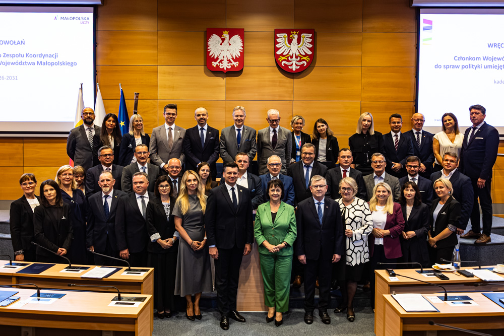 członkowie WZK w raz z marszałkiem 