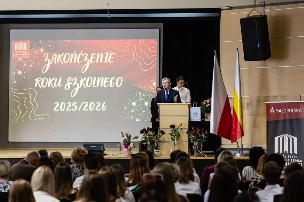 marszałek na zakończeniu roku szkolnego w Małopolskiej Szkole Gościnności