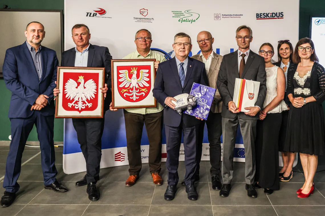 marszałek i uczestnicy spotkania w BCU w Suchej Beskidzkiej