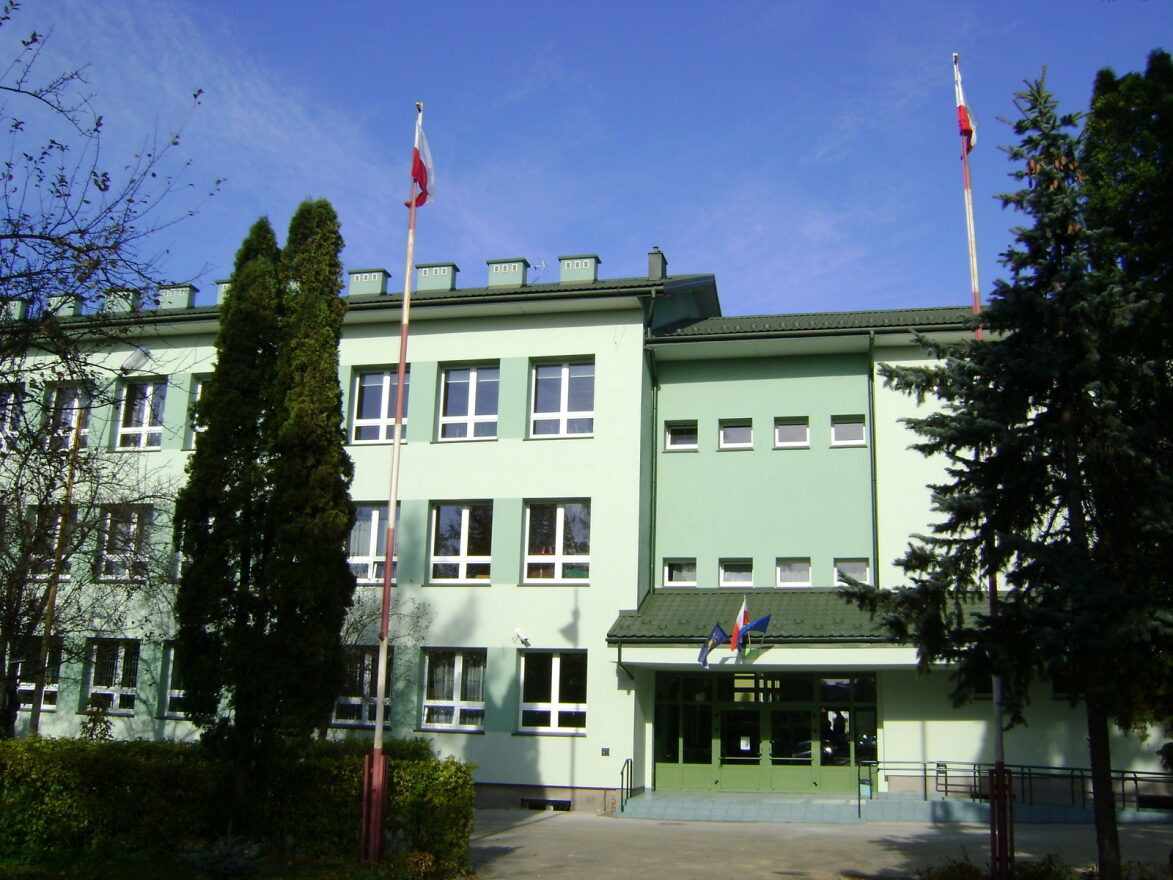 Na zdjęciu budynek szkoły