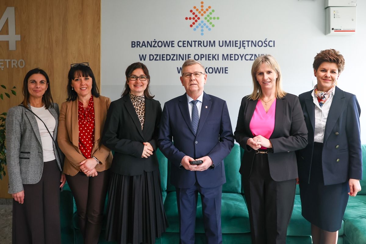 Wicemarszałek Witold Kozłowski z wizytą w nowo otwartym BCU w Krakowie 