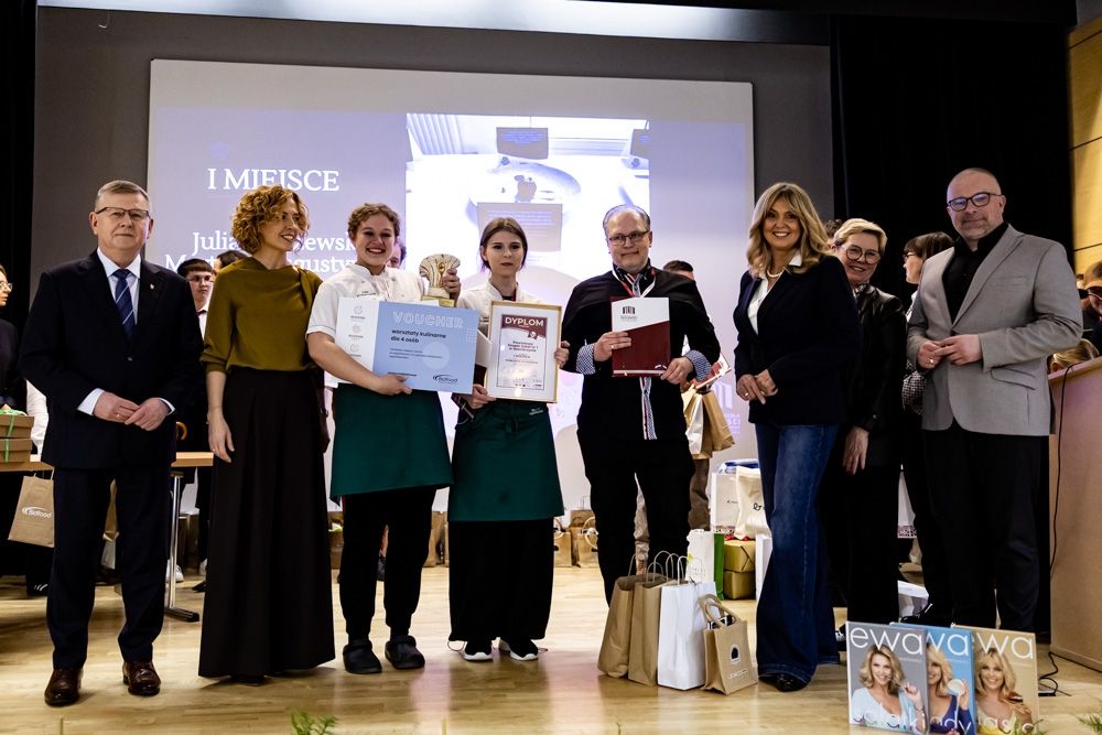 laureaci konkursu gastronomicznego w Wicemarszałkiem Kozłowskim