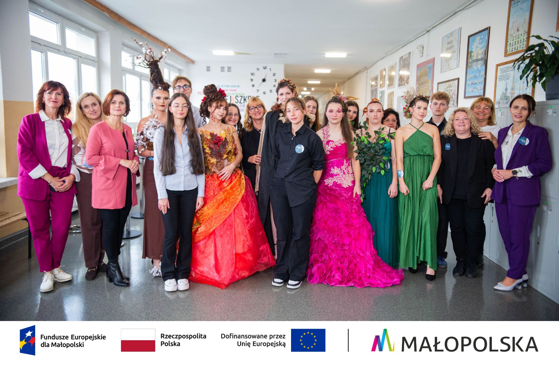 uczestnicy konkursu fryzjerskiego